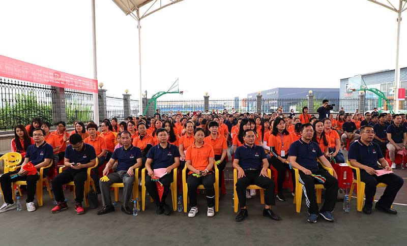 全國(guó)總工會(huì)文工團(tuán)到百投集團(tuán)演出